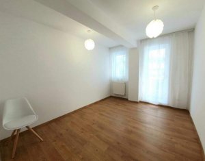 Lakás 3 szobák eladó on Floresti