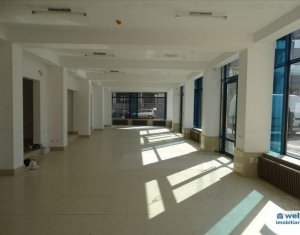 Ultracentral, vad si expunere foarte buna, spatiu comercial 300 mp.