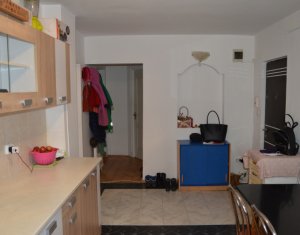 Appartement 3 chambres à vendre dans Cluj-napoca, zone Intre Lacuri