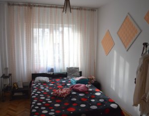 Appartement 3 chambres à vendre dans Cluj-napoca, zone Intre Lacuri