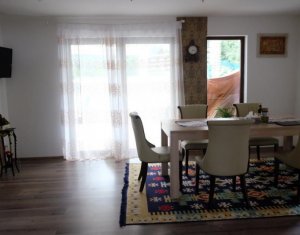 Maison 5 chambres à vendre dans Floresti