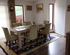 Maison 5 chambres à vendre dans Floresti