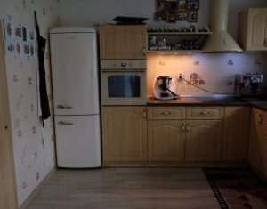 Maison 5 chambres à vendre dans Floresti