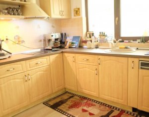 Maison 5 chambres à vendre dans Floresti