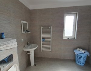 Lakás 3 szobák eladó on Floresti