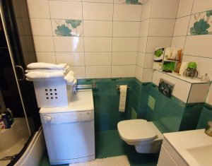 Lakás 3 szobák eladó on Floresti