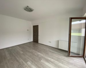 Lakás 3 szobák eladó on Floresti