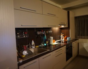 Lakás 3 szobák eladó on Floresti