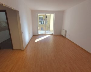 Lakás 2 szobák eladó on Floresti