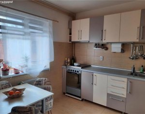 Lakás 2 szobák eladó on Floresti