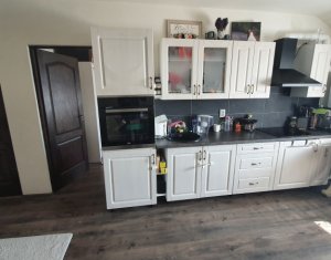 Lakás 3 szobák eladó on Floresti