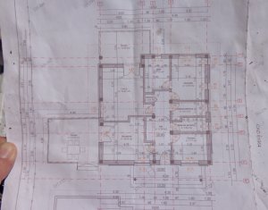 Ház 6 szobák eladó on Campenesti