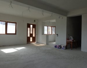 Ház 4 szobák eladó on Campenesti