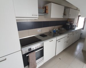 Lakás 4 szobák eladó on Floresti