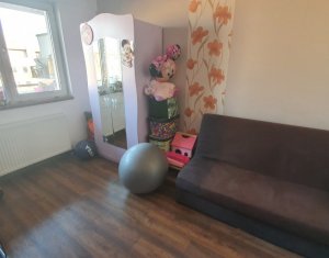 Lakás 3 szobák eladó on Floresti