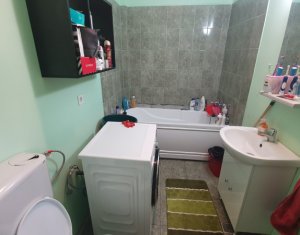 Lakás 3 szobák eladó on Floresti