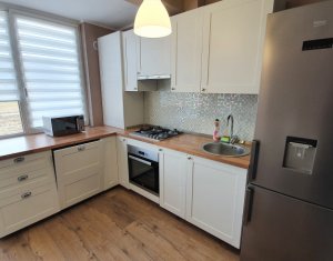 Lakás 3 szobák eladó on Floresti