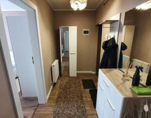 Lakás 3 szobák eladó on Floresti