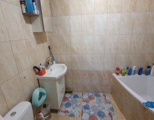 Lakás 3 szobák eladó on Floresti