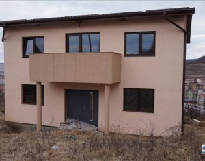 Ház 5 szobák eladó on Floresti