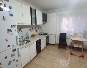 Lakás 3 szobák eladó on Floresti