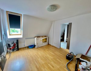 Lakás 3 szobák eladó on Floresti