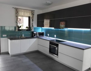 Maison 3 chambres à vendre dans Salicea, zone Centru