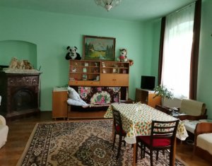 Apartament 2 camere,  semidecomandat