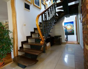 Maison 6 chambres à vendre dans Cluj-napoca, zone Faget