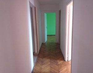 Appartement 4 chambres à vendre dans Cluj-napoca, zone Manastur