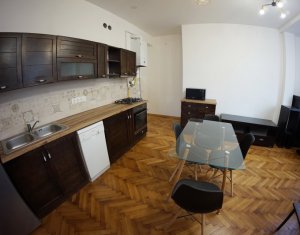 Appartement 4 chambres à louer dans Cluj-napoca, zone Centru