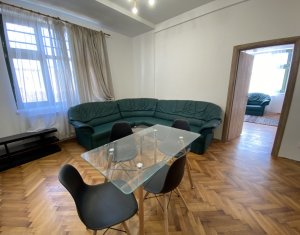 Appartement 4 chambres à louer dans Cluj-napoca, zone Centru