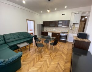Appartement 4 chambres à louer dans Cluj-napoca, zone Centru