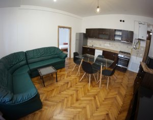 Appartement 4 chambres à louer dans Cluj-napoca, zone Centru
