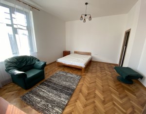 Appartement 4 chambres à louer dans Cluj-napoca, zone Centru