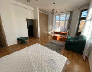 Appartement 4 chambres à louer dans Cluj-napoca, zone Centru