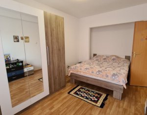 Appartement 3 chambres à vendre dans Floresti, zone Centru