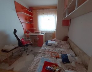 Appartement 3 chambres à louer dans Cluj-napoca, zone Marasti