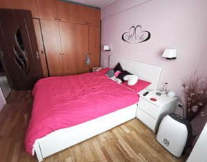 Appartement 3 chambres à vendre dans Cluj-napoca, zone Marasti