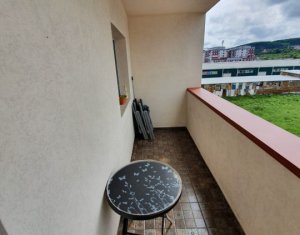 Lakás 3 szobák eladó on Floresti