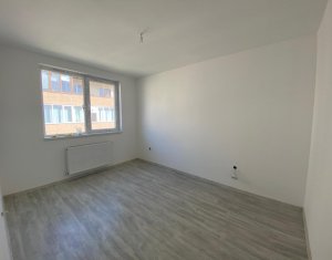 Lakás 3 szobák eladó on Floresti