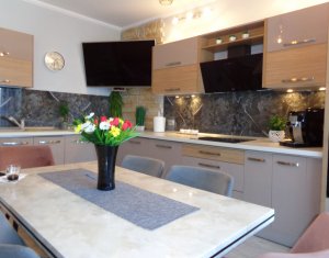 Ház 5 szobák eladó on Floresti