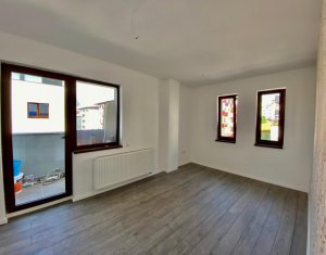 Lakás 3 szobák eladó on Floresti