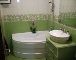 Lakás 3 szobák eladó on Floresti