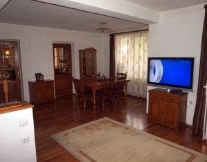 Maison 5 chambres à vendre dans Floresti