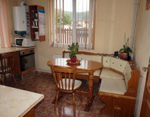 Maison 5 chambres à vendre dans Floresti