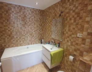 Appartement 3 chambres à vendre dans Floresti