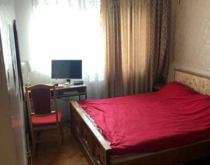 Appartement 4 chambres à vendre dans Cluj-napoca, zone Manastur