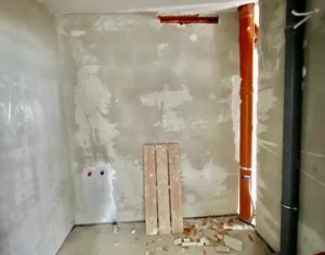 Lakás 2 szobák eladó on Floresti