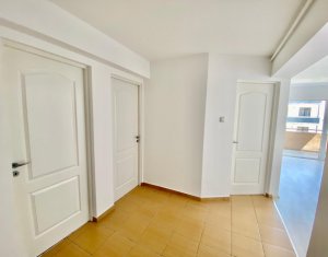 Lakás 2 szobák eladó on Floresti